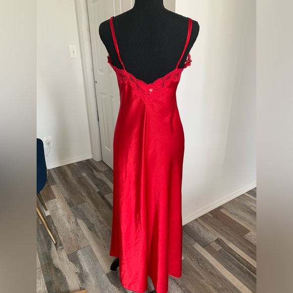 Victoria Secret Night gown, lipstick red size Small - Picture 2 of 4